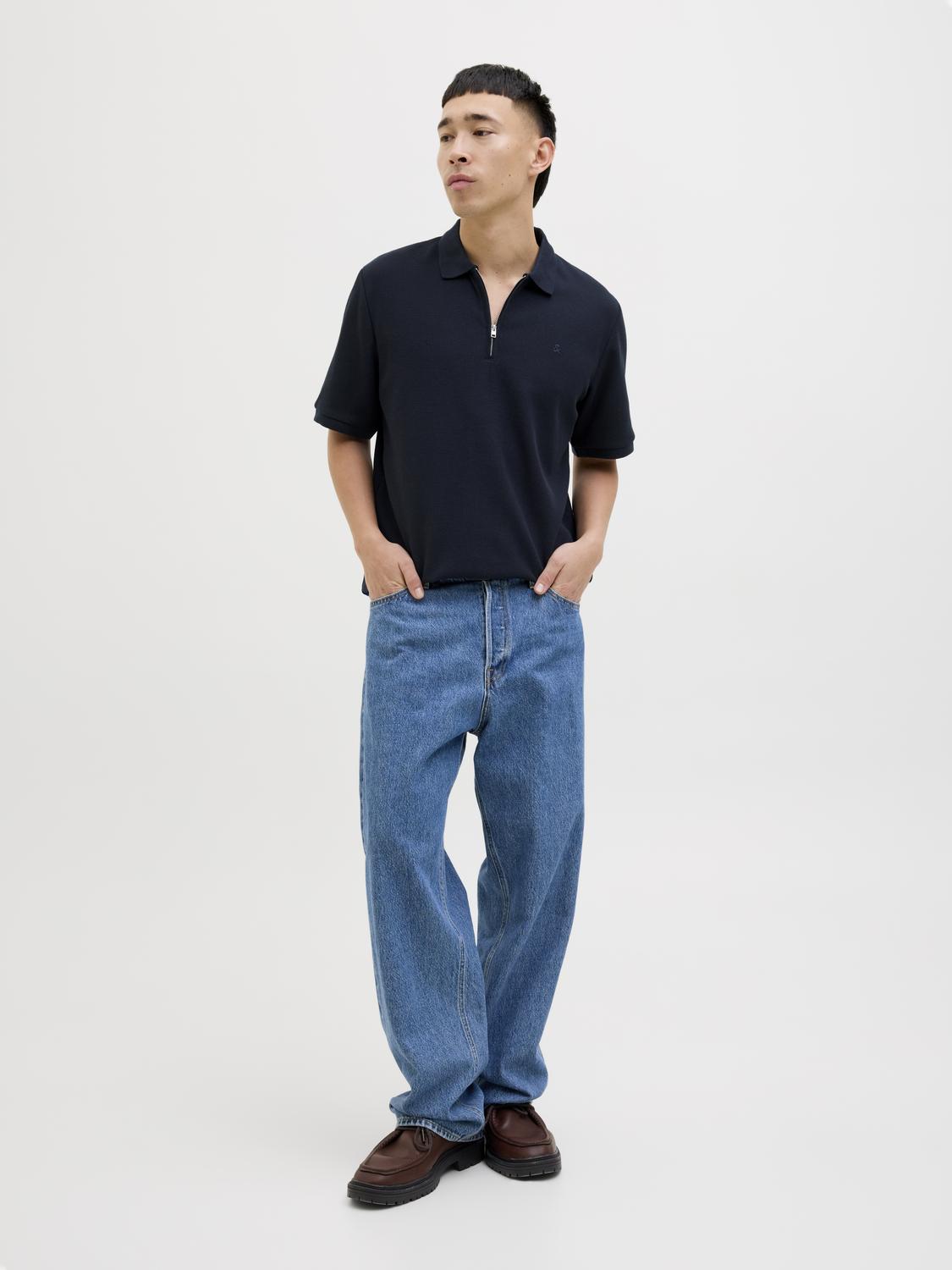 model_shot-front_full